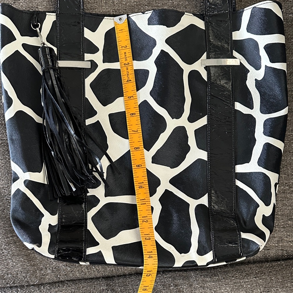 Stylish Black and White Tote Bag - Picture 7 of 16